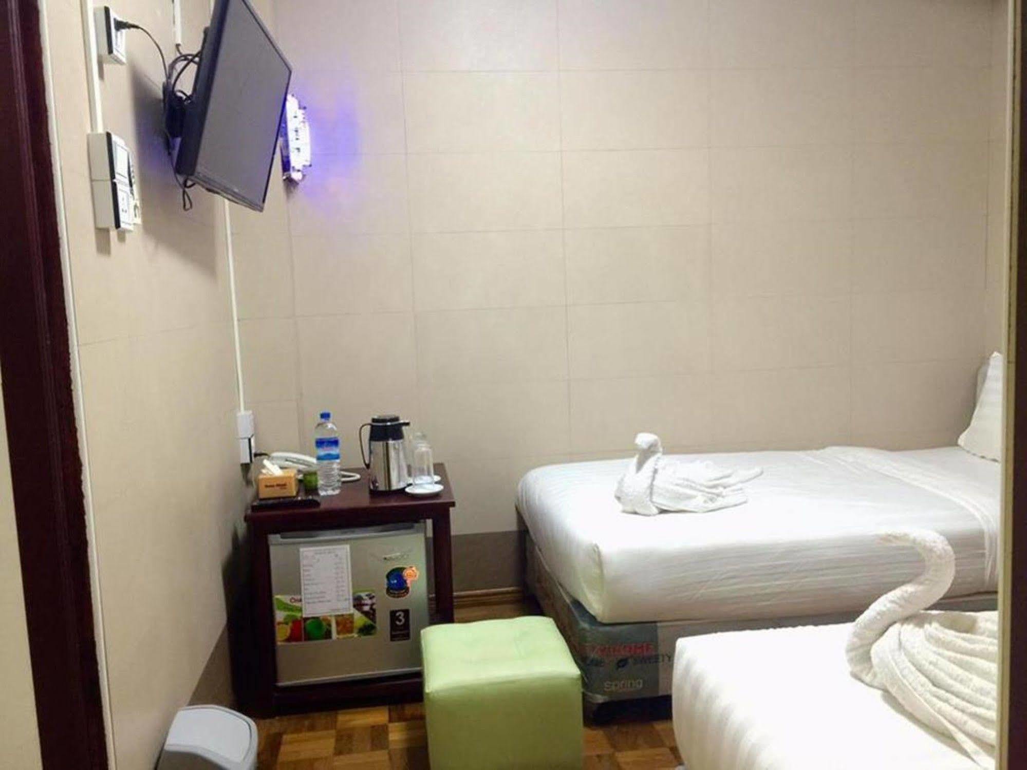 Pandora Motel Γιανγκόν Εξωτερικό φωτογραφία