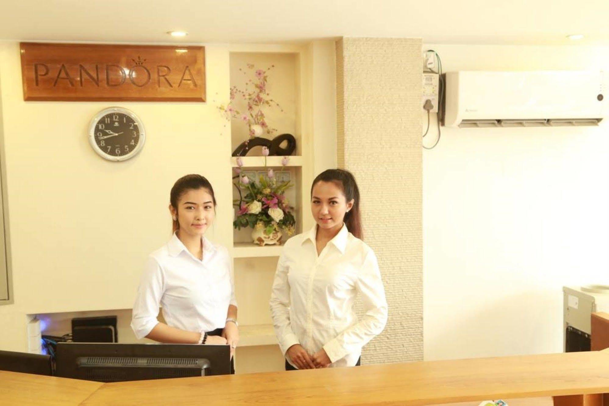 Pandora Motel Γιανγκόν Εξωτερικό φωτογραφία